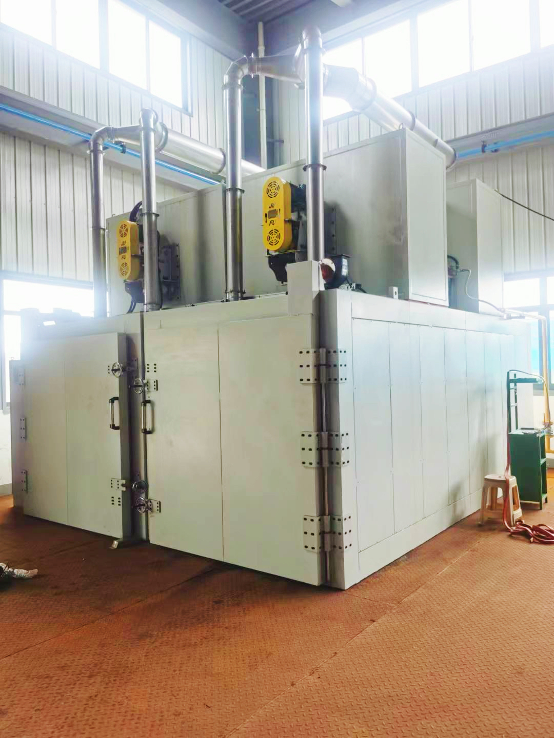 غواندينغ الأفران الصناعية: الهندسة الدقيقة للمطالبة بعمليات التصنيع