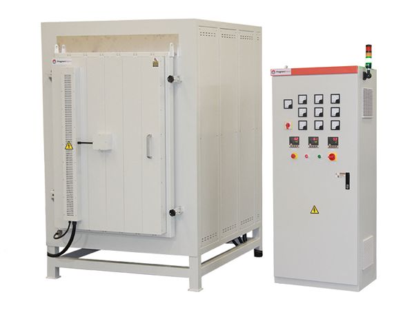 استكشاف القيمة الأساسية لأفران الصناديق: حجر زاوية موثوق به من أجل المعالجة الحرارية الفعالة والبحث والتطوير للمواد